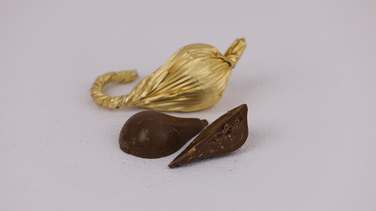 gold chocolate pear with nuts