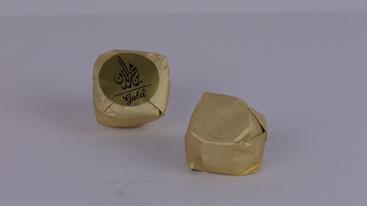 gold chocolate lotus tart